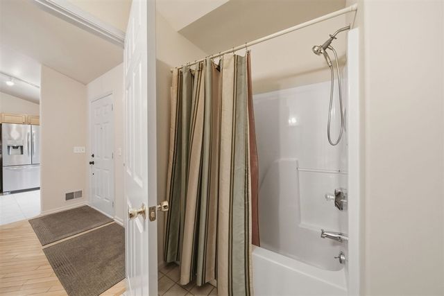 4029 Boulder Pond Drive, Ann Arbor, MI 48108