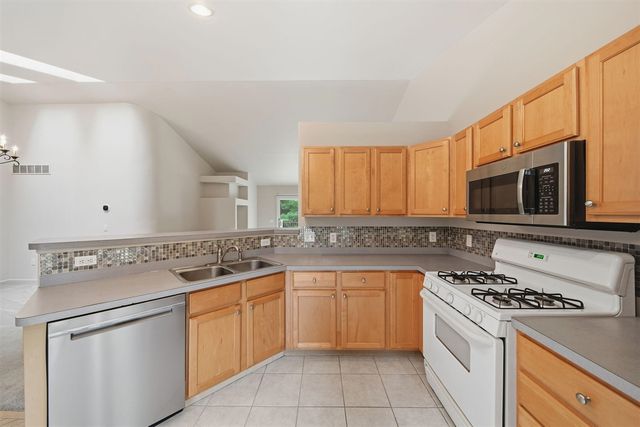 4029 Boulder Pond Drive, Ann Arbor, MI 48108