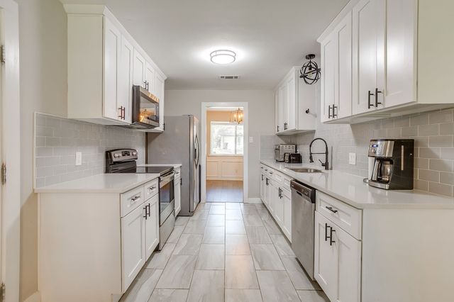 5704 Firewood Drive, Arlington, TX 76016