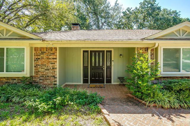 5704 Firewood Drive, Arlington, TX 76016