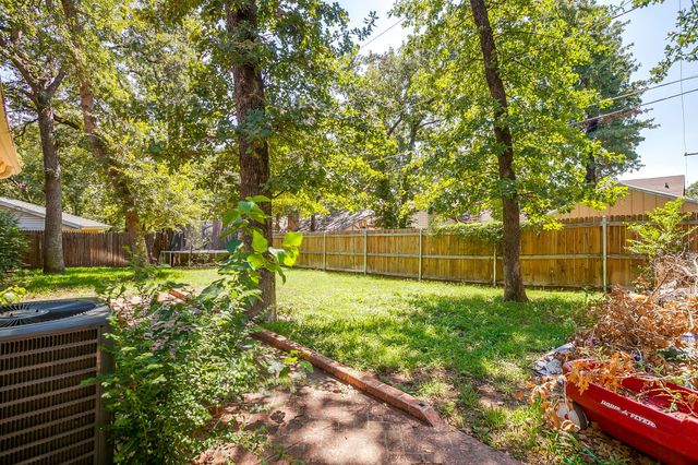 5704 Firewood Drive, Arlington, TX 76016