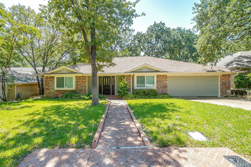 5704 Firewood Drive, Arlington, TX 76016