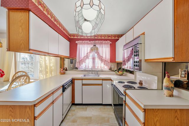 23 Blackthorn Place, Manchester, NJ 08759