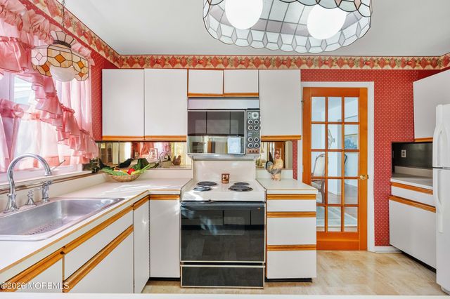 23 Blackthorn Place, Manchester, NJ 08759