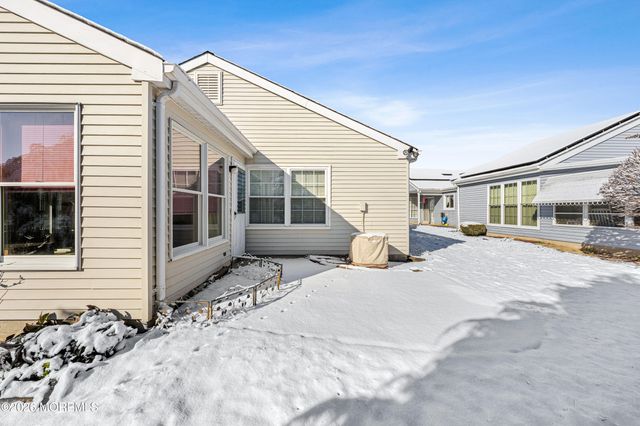 23 Blackthorn Place, Manchester, NJ 08759