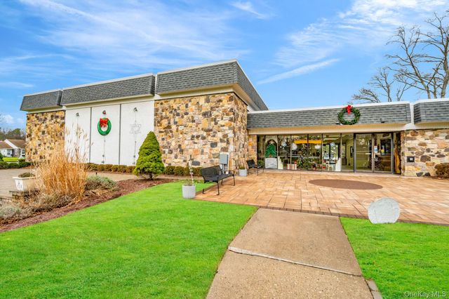 380 Woodbridge Drive D, Ridge, NY 11961