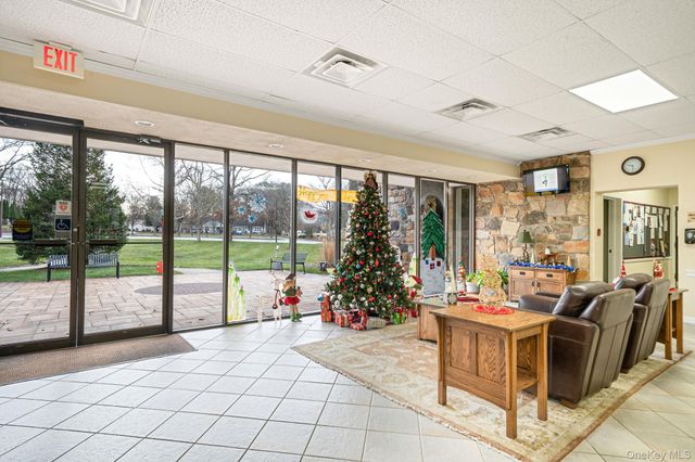 380 Woodbridge Drive D, Ridge, NY 11961