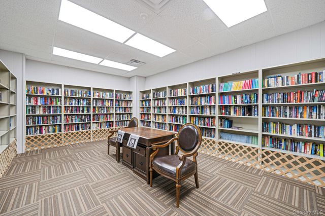 380 Woodbridge Drive D, Ridge, NY 11961