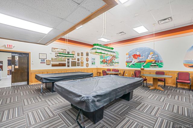 380 Woodbridge Drive D, Ridge, NY 11961