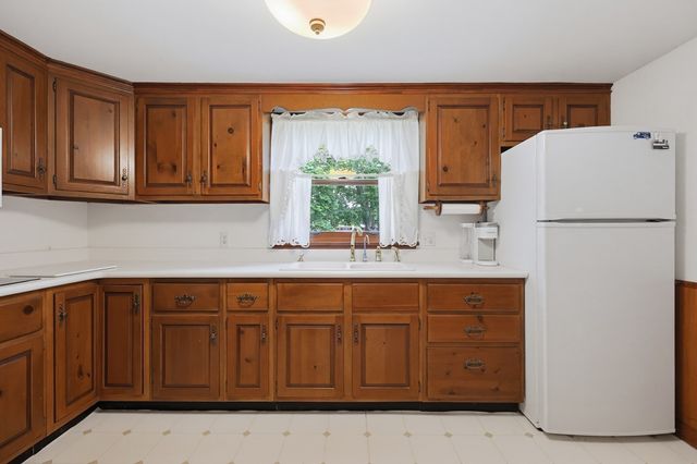 11 Preston St, Wakefield, MA 01880