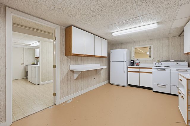 11 Preston St, Wakefield, MA 01880