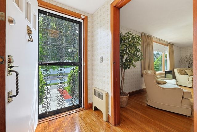 11 Preston St, Wakefield, MA 01880
