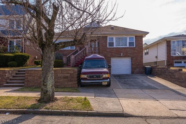 10 Pleasant Pl, Kearny Town, NJ 07032