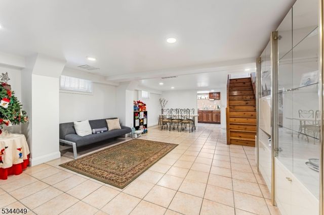 10 Pleasant Pl, Kearny Town, NJ 07032