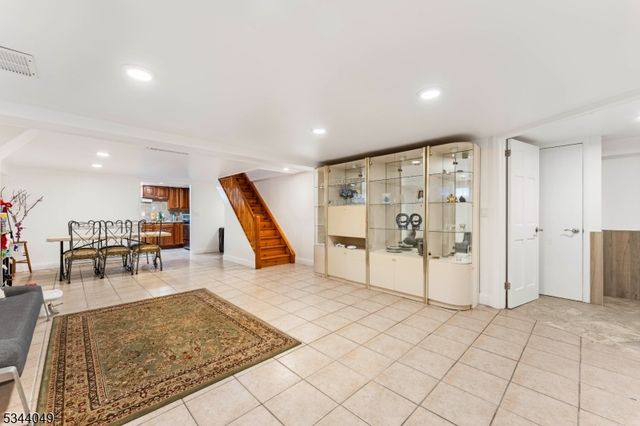 10 Pleasant Pl, Kearny Town, NJ 07032