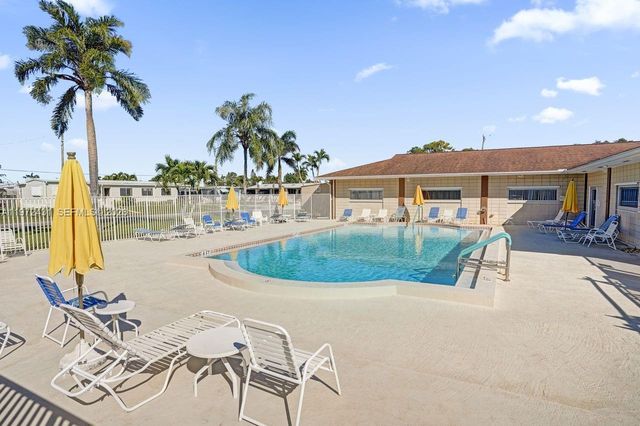 4035 Marigold Rd, Boynton Beach, FL 33436