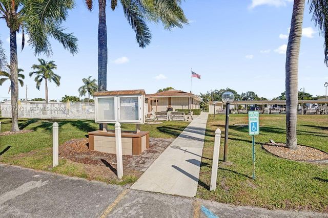 4035 Marigold Rd, Boynton Beach, FL 33436