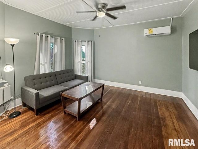 901 S 22ND Street, Herrin, IL 62948