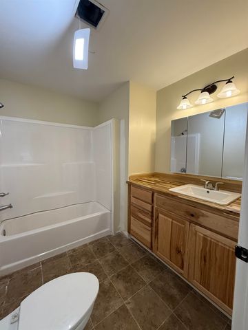 93 Pace Road, Pownal, VT 05201