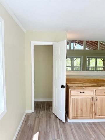 93 Pace Road, Pownal, VT 05201