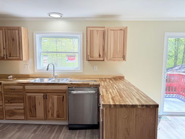 93 Pace Road, Pownal, VT 05201