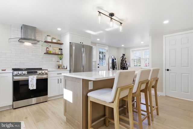 879 BRIDGETOWN PIKE, Langhorne, PA 19053