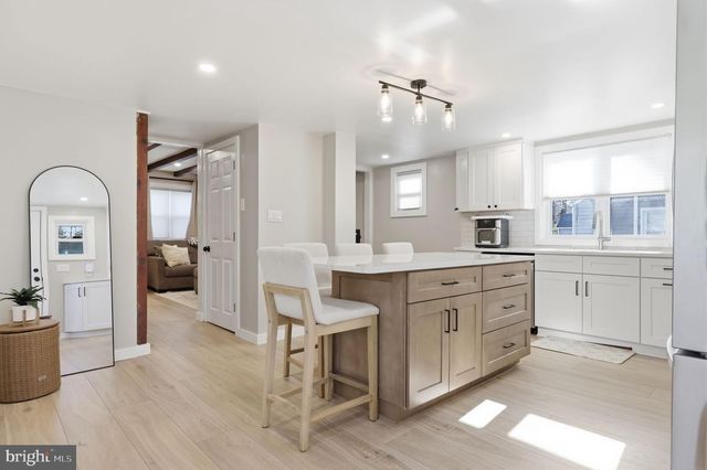 879 BRIDGETOWN PIKE, Langhorne, PA 19053