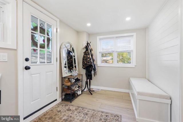 879 BRIDGETOWN PIKE, Langhorne, PA 19053