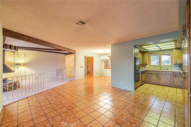 19459 Shasta Road, Apple Valley, CA 92307