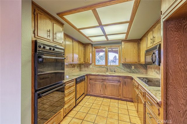 19459 Shasta Road, Apple Valley, CA 92307