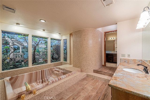 19459 Shasta Road, Apple Valley, CA 92307