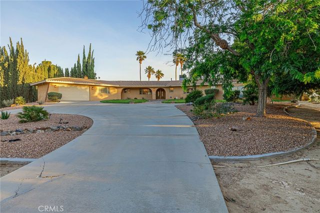19459 Shasta Road, Apple Valley, CA 92307