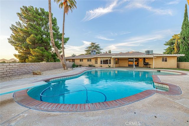 19459 Shasta Road, Apple Valley, CA 92307