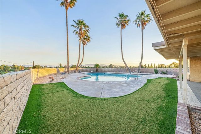 19459 Shasta Road, Apple Valley, CA 92307