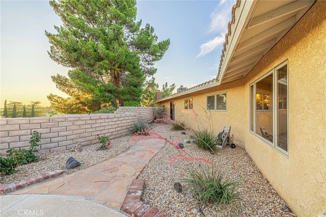 19459 Shasta Road, Apple Valley, CA 92307