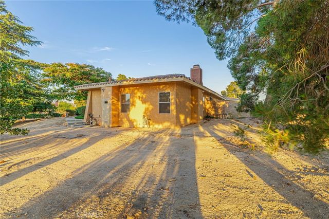 19459 Shasta Road, Apple Valley, CA 92307