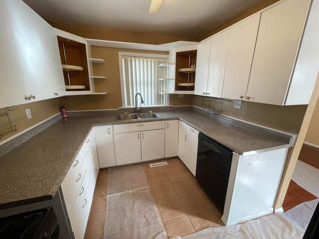 937 N Wood Avenue, Griffith, IN 46319