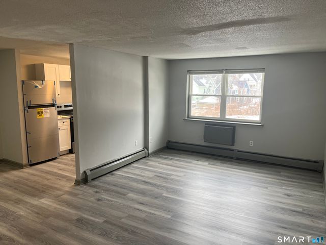 32 Cook Avenue B21, Meriden, CT 06451