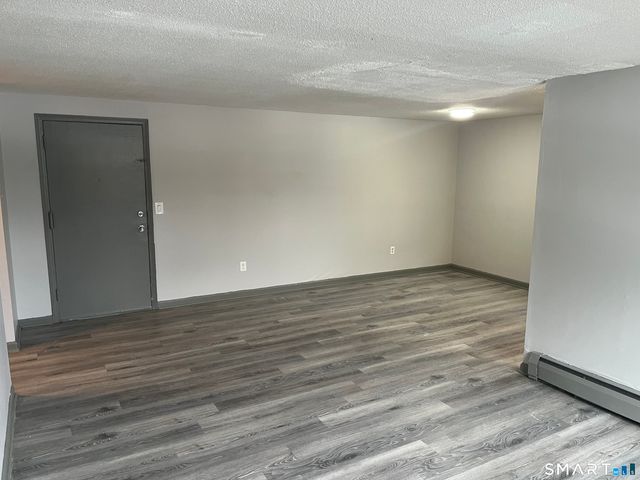 32 Cook Avenue B21, Meriden, CT 06451