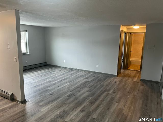 32 Cook Avenue B21, Meriden, CT 06451