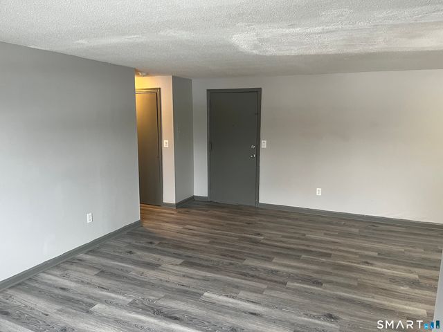 32 Cook Avenue B21, Meriden, CT 06451