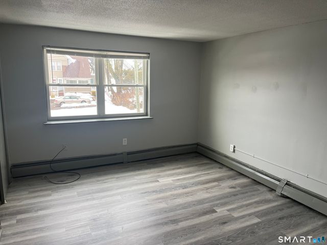 32 Cook Avenue B21, Meriden, CT 06451