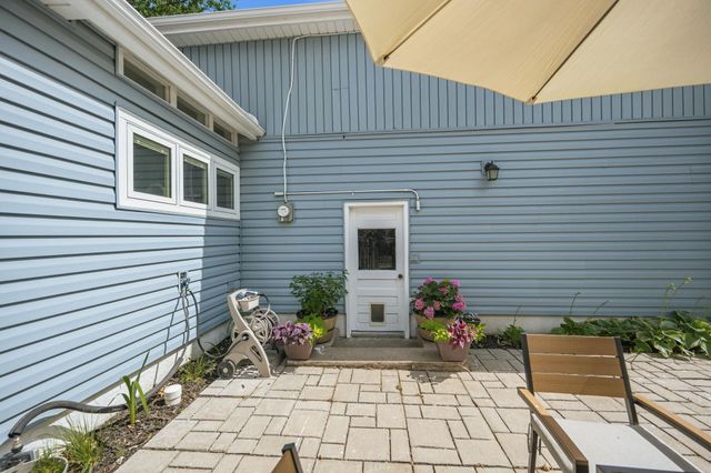 145 S Pinecrest Ave, Wichita, KS 67218
