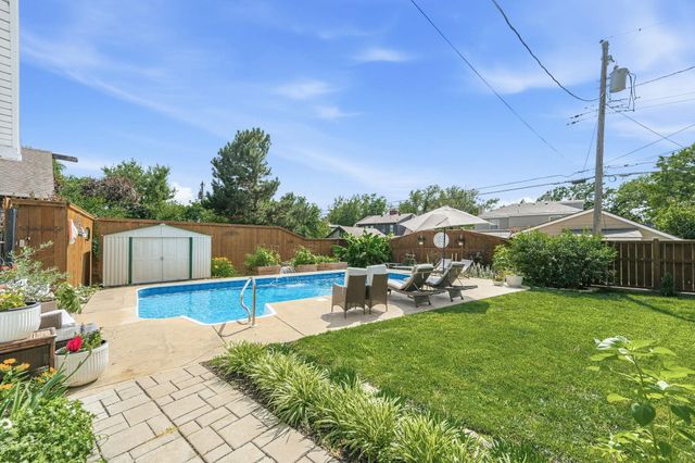 145 S Pinecrest Ave, Wichita, KS 67218