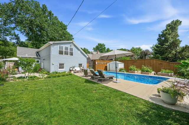 145 S Pinecrest Ave, Wichita, KS 67218