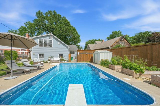 145 S Pinecrest Ave, Wichita, KS 67218
