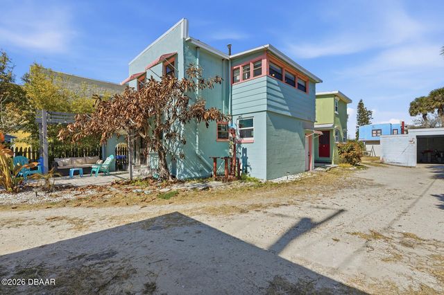 7 Clarendon Court, Daytona Beach, FL 32118