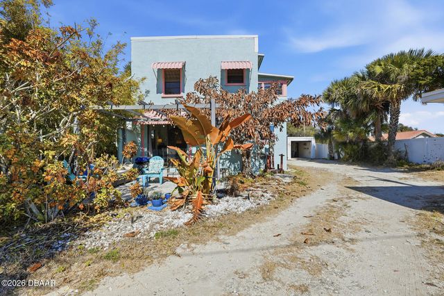 7 Clarendon Court, Daytona Beach, FL 32118