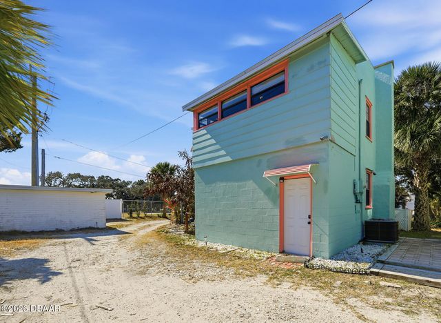 7 Clarendon Court, Daytona Beach, FL 32118