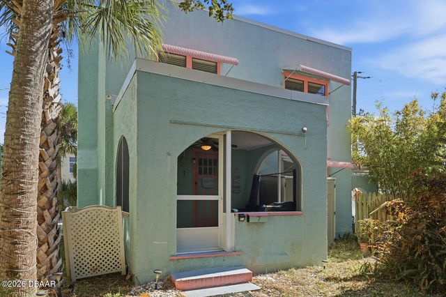 7 Clarendon Court, Daytona Beach, FL 32118